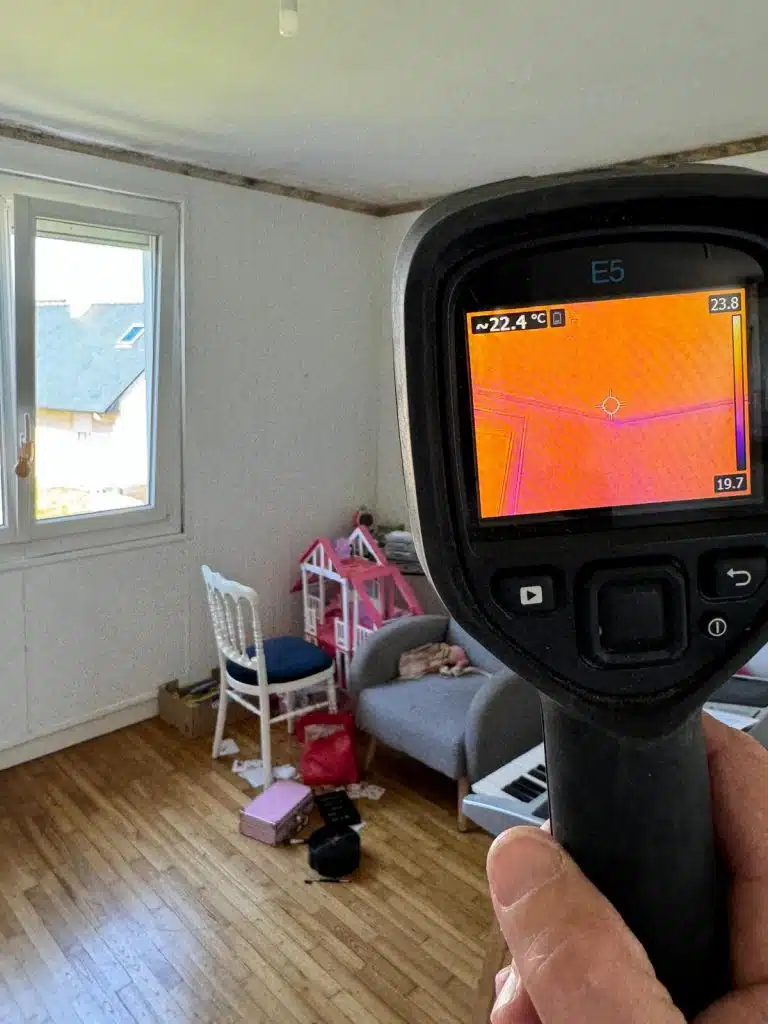Inspection thermique d’un mur extérieur pour identifier les zones de condensation et d’humidité