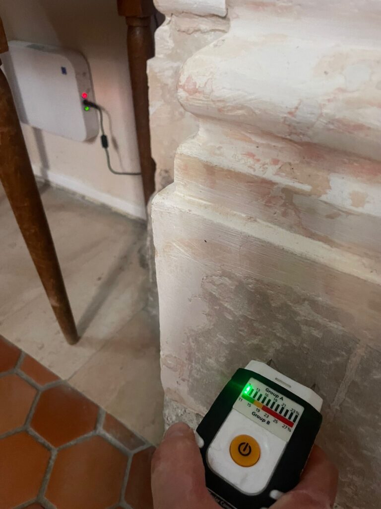 Mur asséché après traitement des remontées capillaires à Quimper