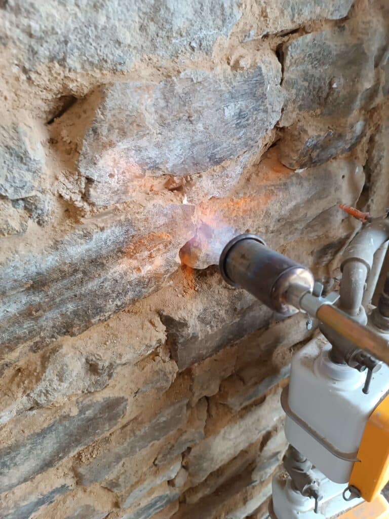 Traitement de la mérule dans une maison à Quimper